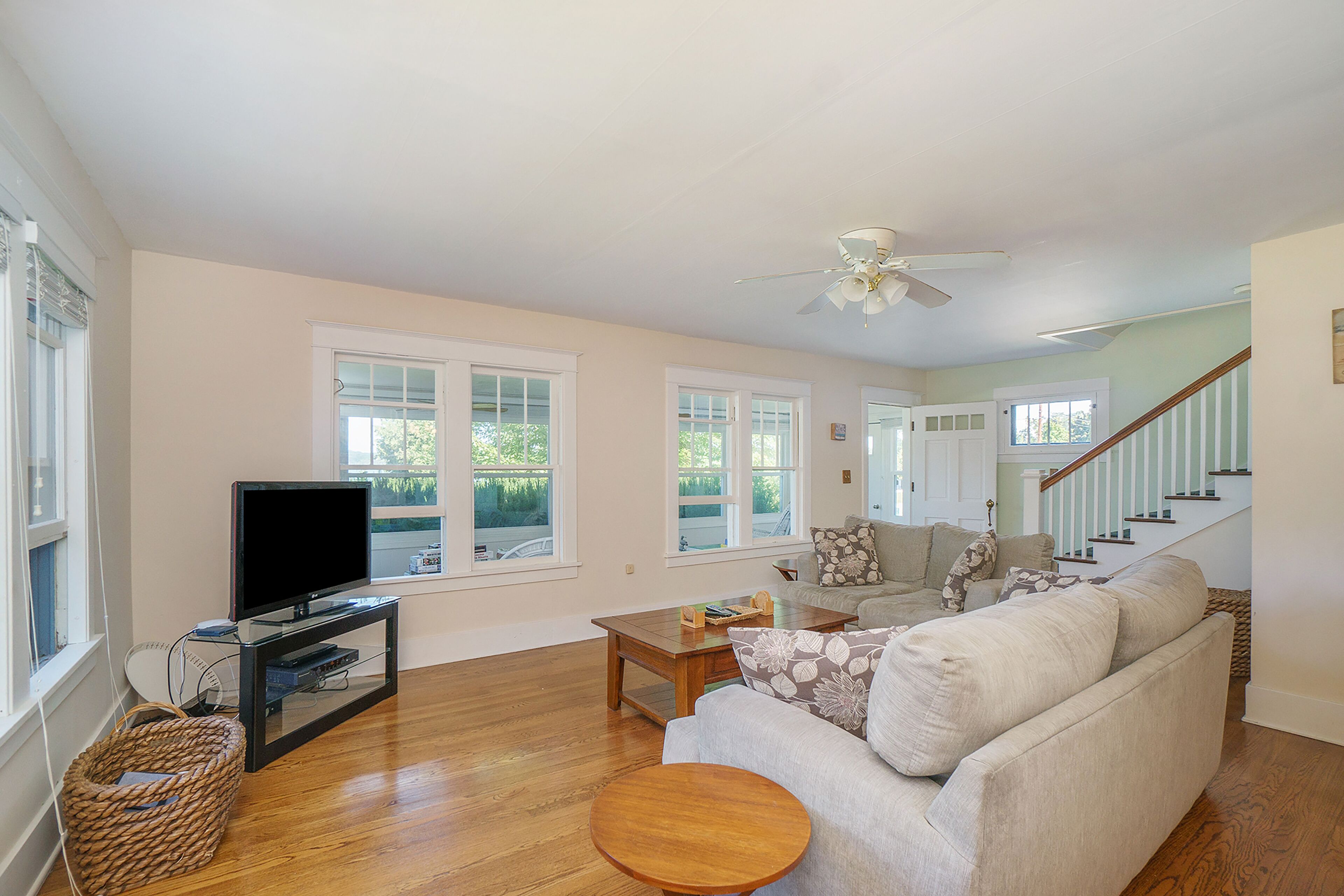 Downtown Beulah home overlooking Crystal Lake w/firepit, adult bikes - dogs OK