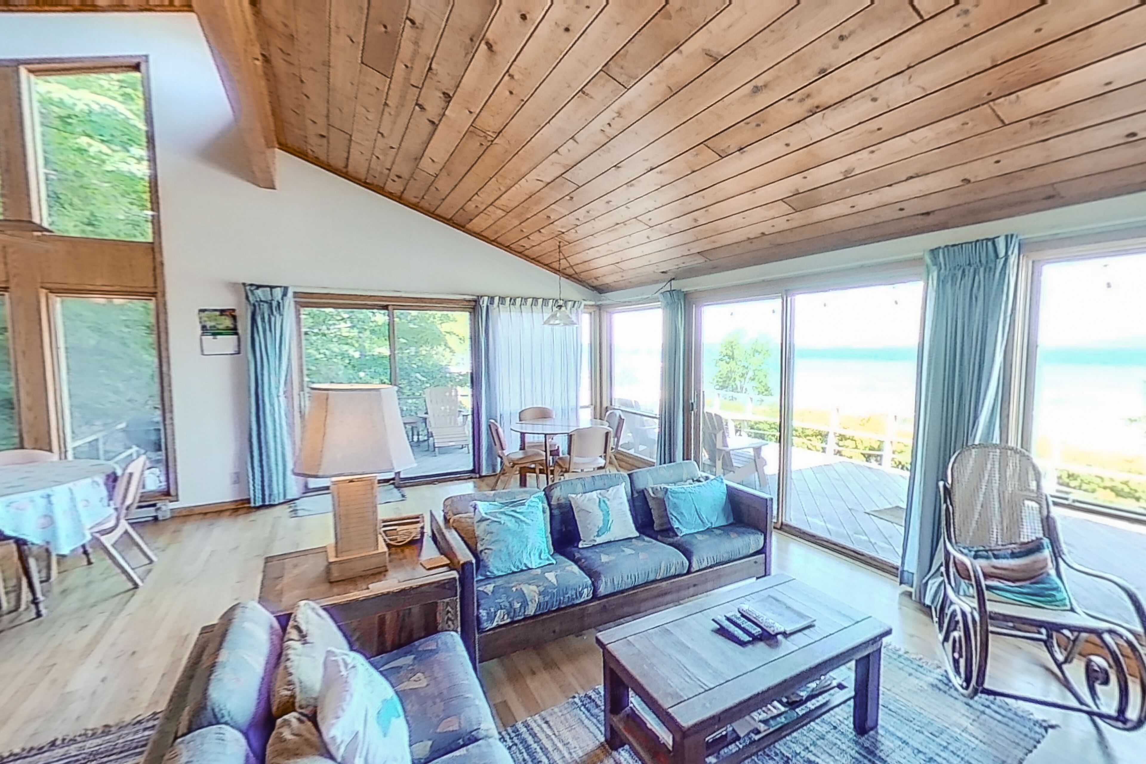Crystal Lake retreat w/terrific lake views, private waterfront, firepit, 2 bikes