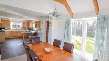 Cottage | Interior