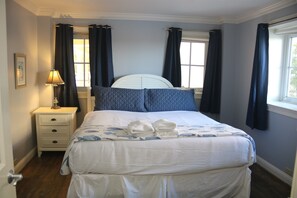 3 bedrooms, iron/ironing board, travel cot, free WiFi