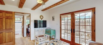 Casa Escondida - AC, Free WiFi, Full Kitchen, Private Patio & Grill