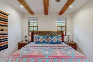 1 bedroom, free Internet, bed sheets