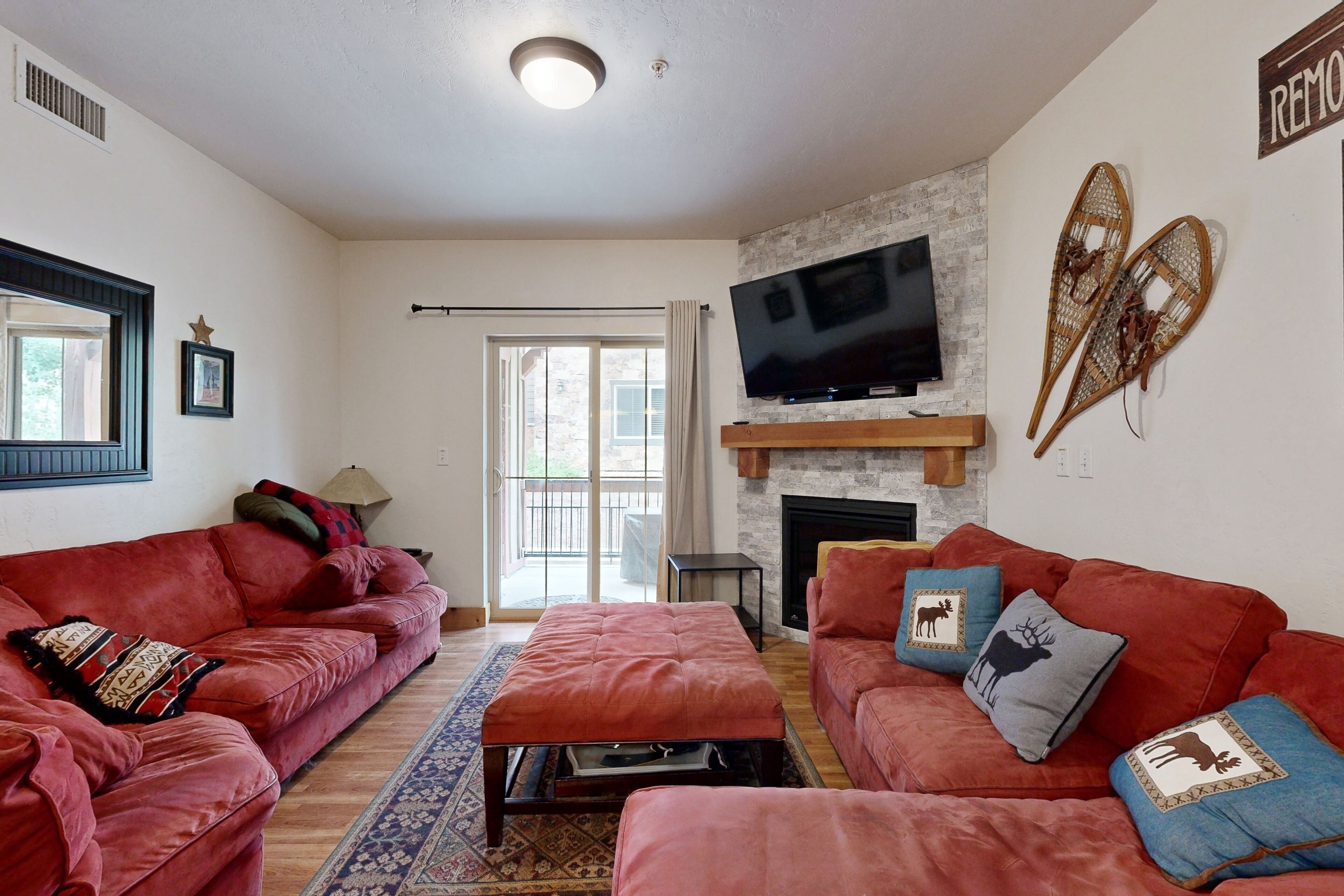 Bear Hollow Village with fireplace, pool, hot tubs, gym, & garage parking