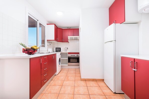 Microwave, oven, stovetop, coffee/tea maker