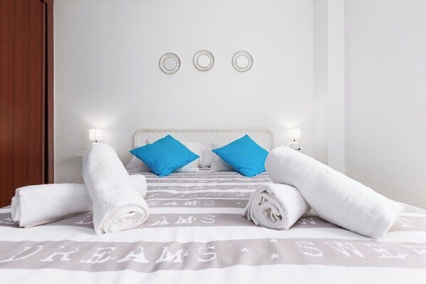 2 bedrooms, iron/ironing board, WiFi, bed sheets - Home2Book Las Vistas Corralejo, Amazing Terrace (Geafond)