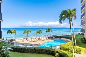 Et oppvarmet basseng