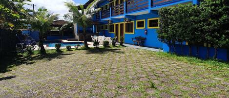 Fachada da propriedade