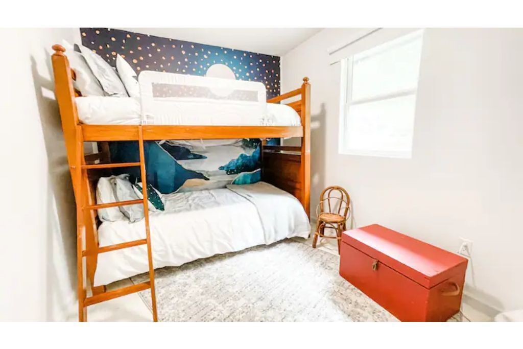 Woodhaven Cabin at Snake Creek with Patios & Fire-pit 