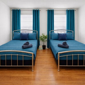 5 bedrooms, desk, iron/ironing board, travel cot