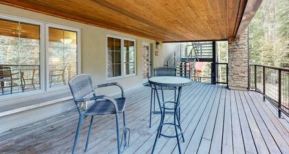 Sophisticated St. Moritz Condo with fireplace, expansive patio & mountain views