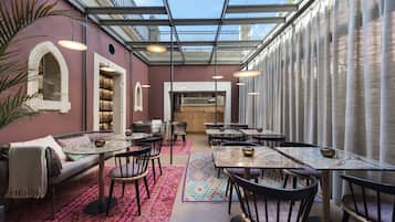 Breakfast and dinner served, vegan cuisine