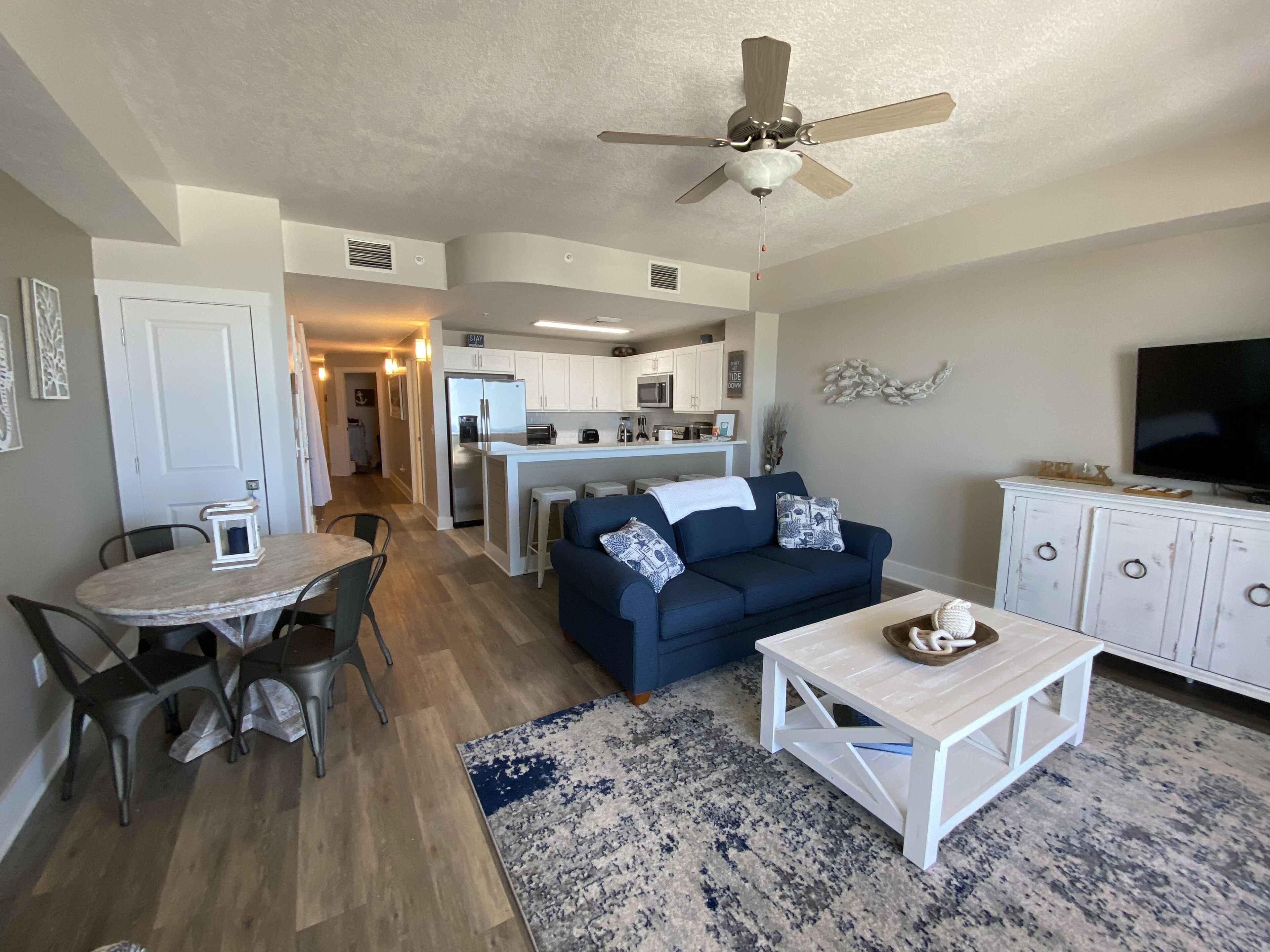 LOCATION!! IN THE HEART OF PIER PARK!