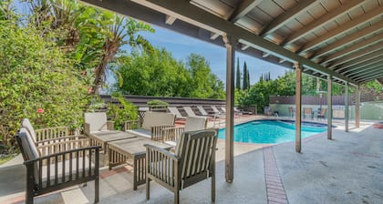 Picturesque Laurel Canyon Home w/Heated Pool/Spa