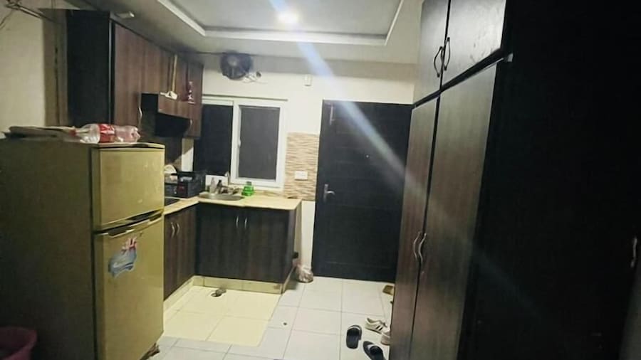 Crown Apartment E11
