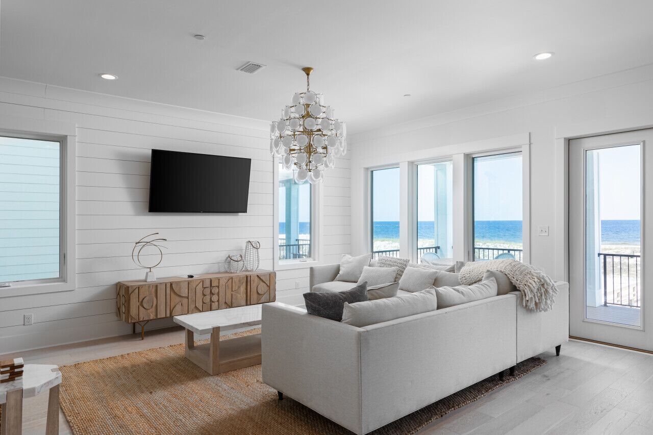 Waterfront Masterpiece - 7 bd 7 bath - sleeps 18 - Private Beach Access and Private Pool