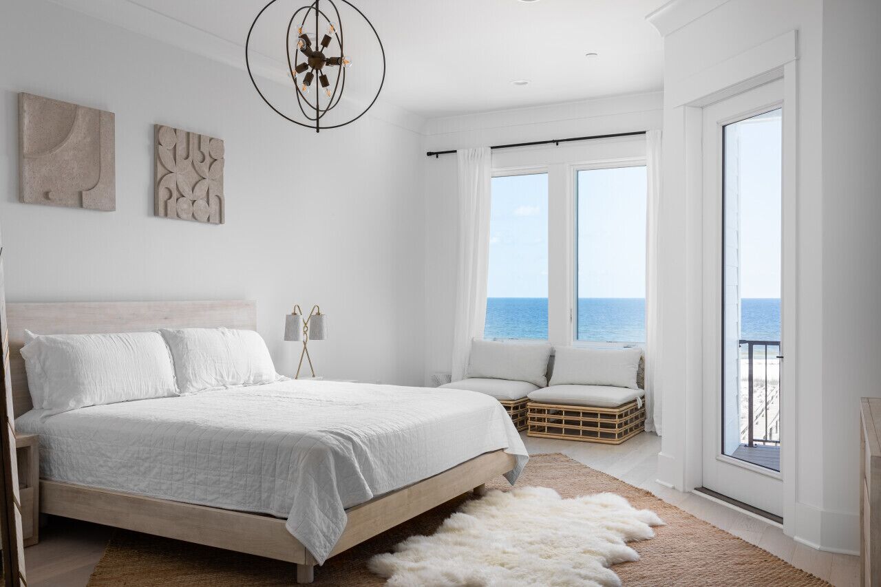 Waterfront Masterpiece - 7 bd 7 bath - sleeps 18 - Private Beach Access and Private Pool