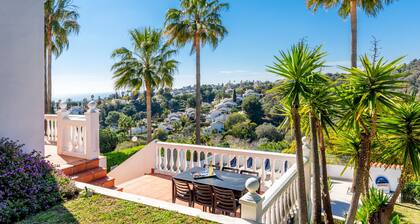 Lovely vacation home with amazing views and private pool | Townhouse Calahonda