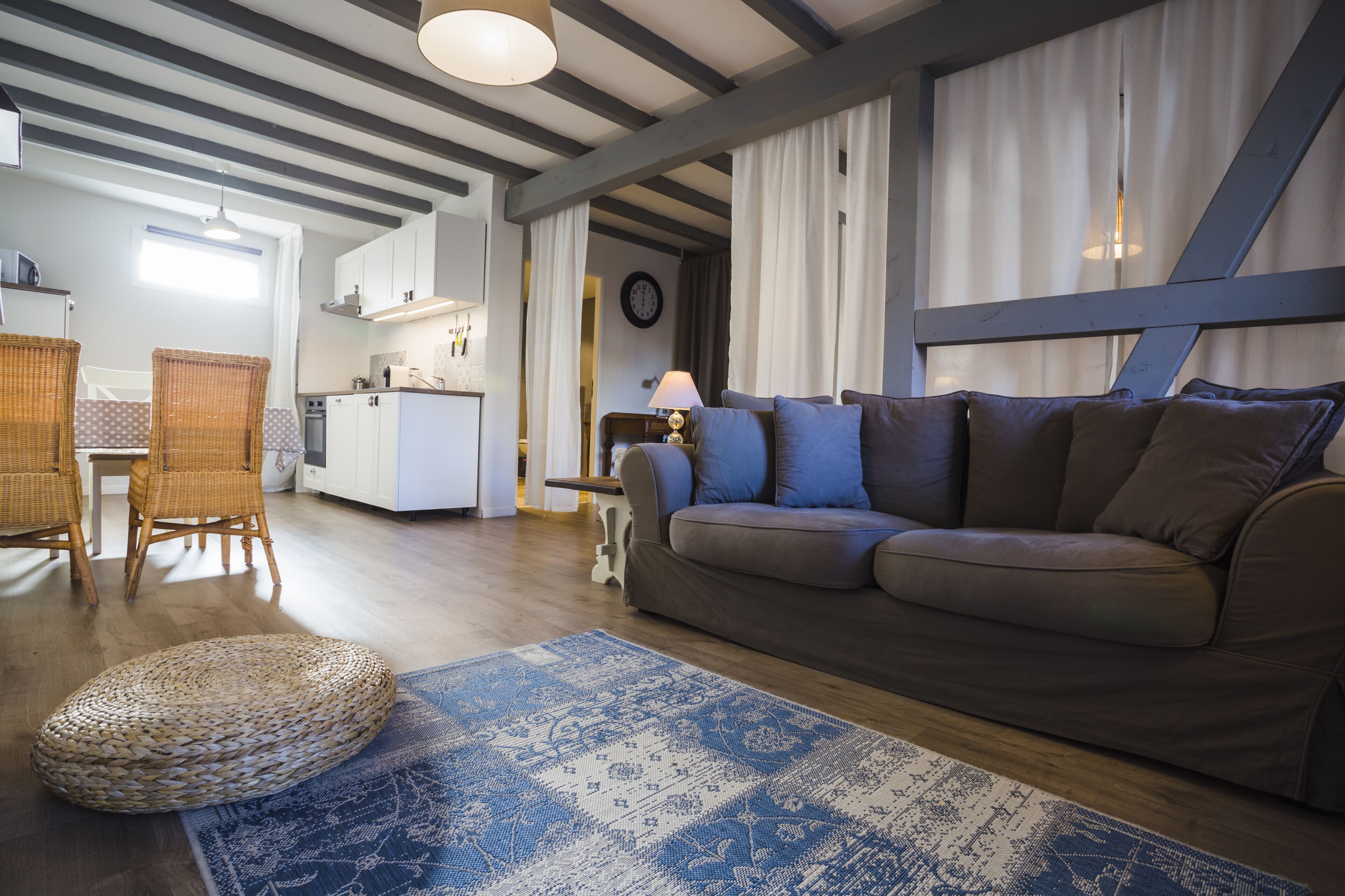 Le Pressoir, romantic studio Griotte et Cannelle