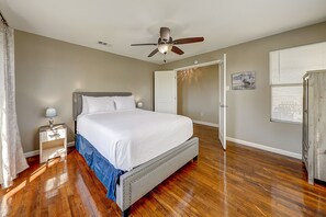 3 habitaciones, tabla de planchar con plancha, internet y ropa de cama 