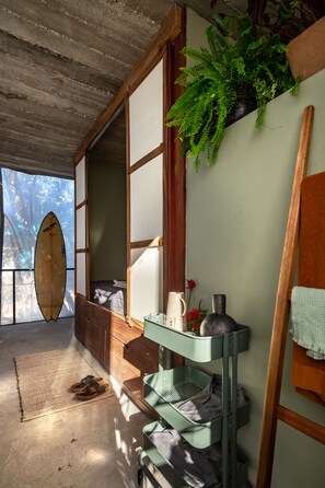 Deluxe Room | In-room safe, iron/ironing board, free WiFi, bed sheets - AORA  San Pancho (San Francisco)