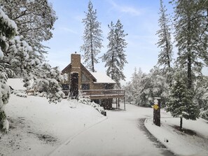 Exterior - Friends & Family Chalet Cabin Made 4 Memories NEW (Oakhurst)