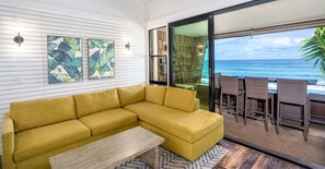 Smart TV - Modern-rustic beach renovation. Direct oceanfront views! (Lahaina)