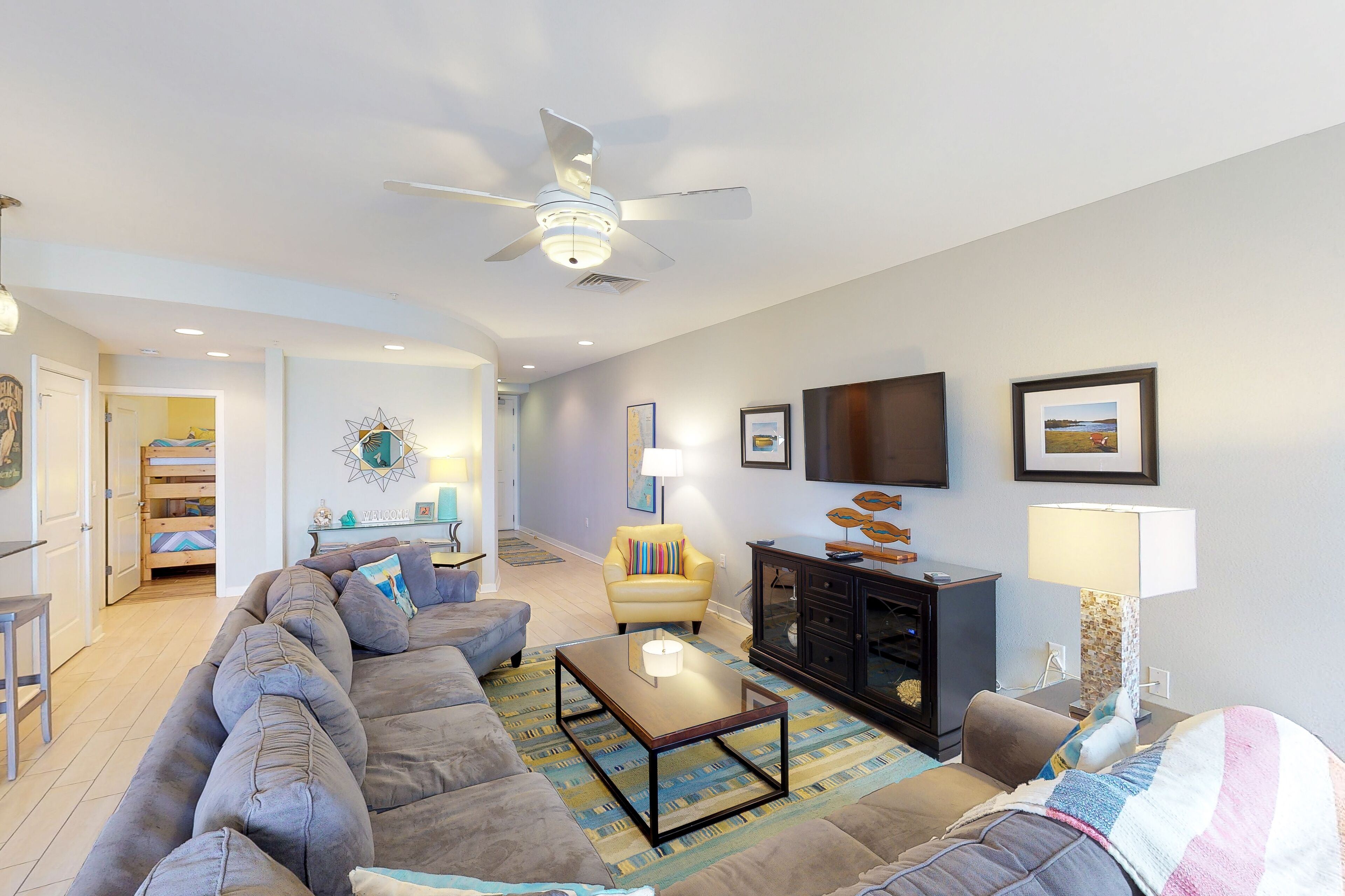 Bayside condo with spectacular bay views, outdoor pool, gym & central AC