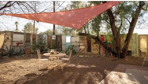 Outdoor dining - Charming & Bright 2bd/2ba Near UA & 4th Ave (Tucson)