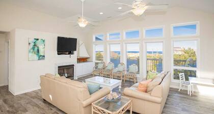 Sunlit 3-story home with private in-ground pool, balcony, washer/dryer