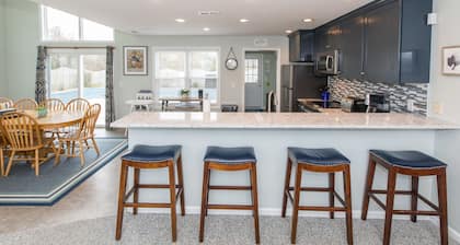 Trendy home steps from beach access w/private outdoor pool, gas grill, balcony