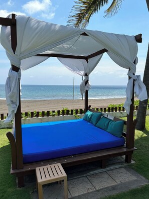 Am Strand, Liegestühle