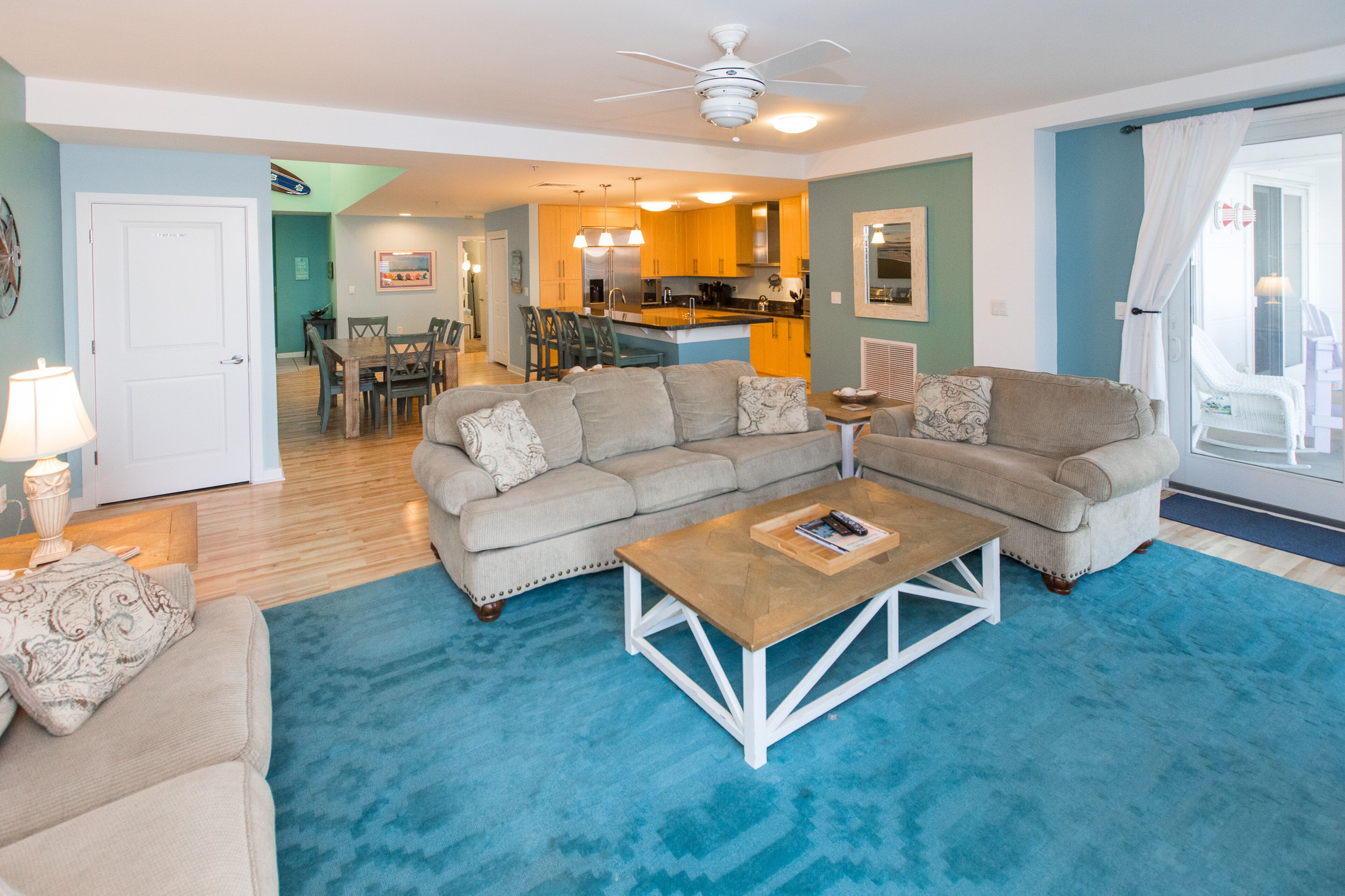 Oceanfront penthouse with 3 balconies, sunrise views, 3 pools & 2 gyms