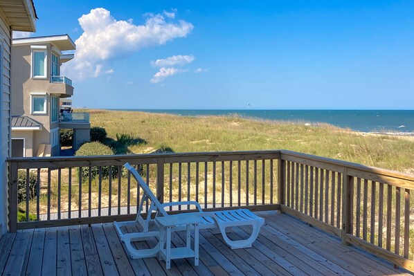 Property grounds - Oceanfront home with beach access, huge decks & pool table - great for groups (Virginia Beach)