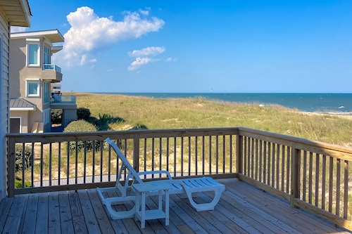 Oceanfront home with beach access, huge decks & pool table - great for groups