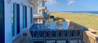 Oceanfront home with beach access, huge decks & pool table - great for groups