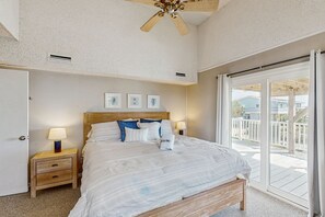 6 bedrooms, internet, bed sheets