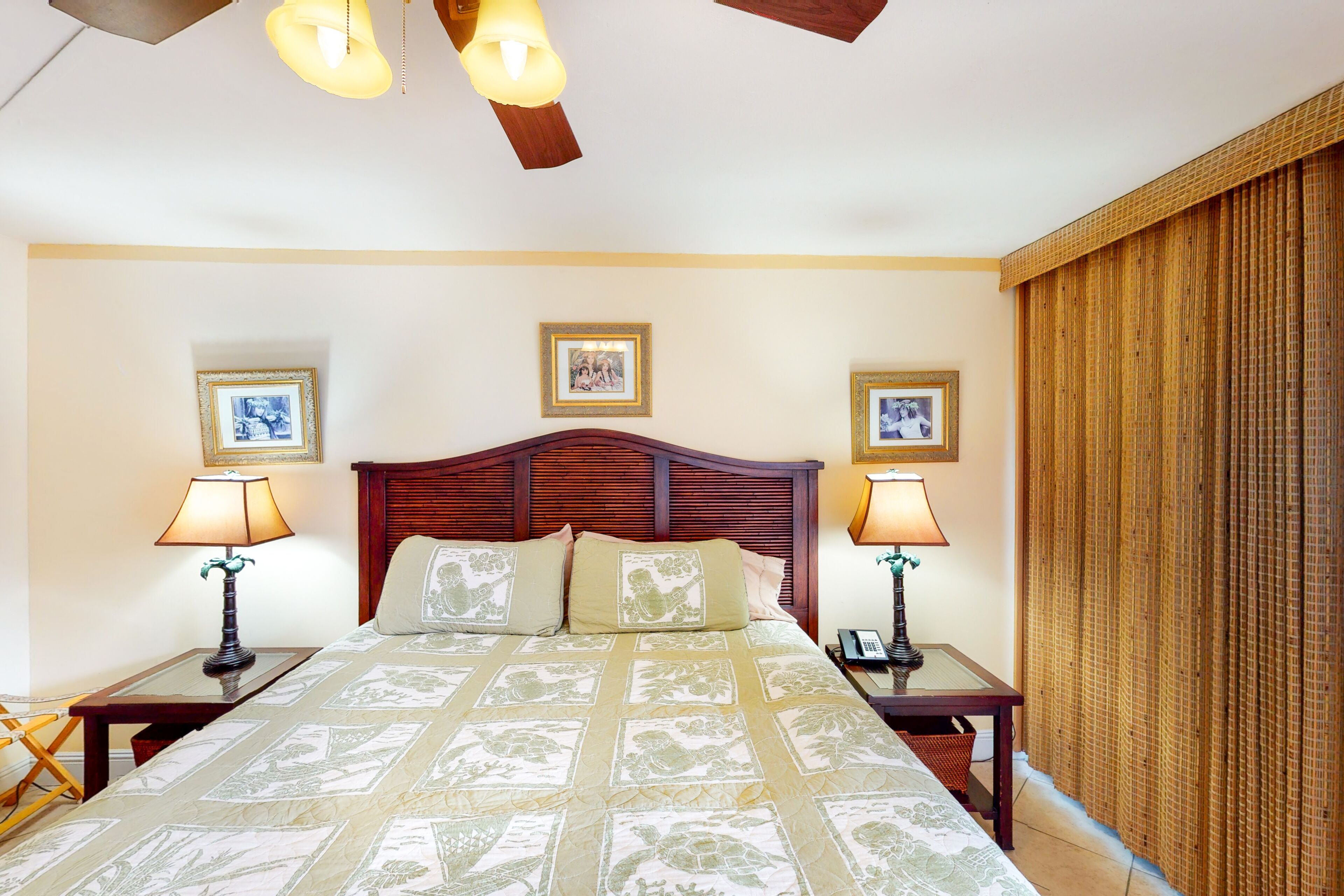 Mountain View Studio w/ Lanai & Shared Pool/Hot Tub - Steps to Beach & Front St.