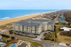 Exterior - Oceanfront condo with gorgeous views, fast WiFi, washer/dryer, on-site pool/gym (Virginia Beach)