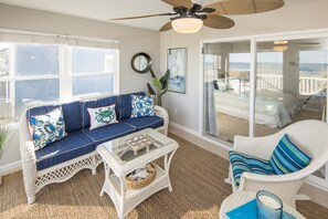 TV, fireplace, table tennis, books