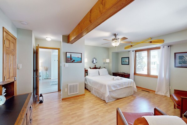 5 habitaciones, tabla de planchar con plancha, wifi y ropa de cama 