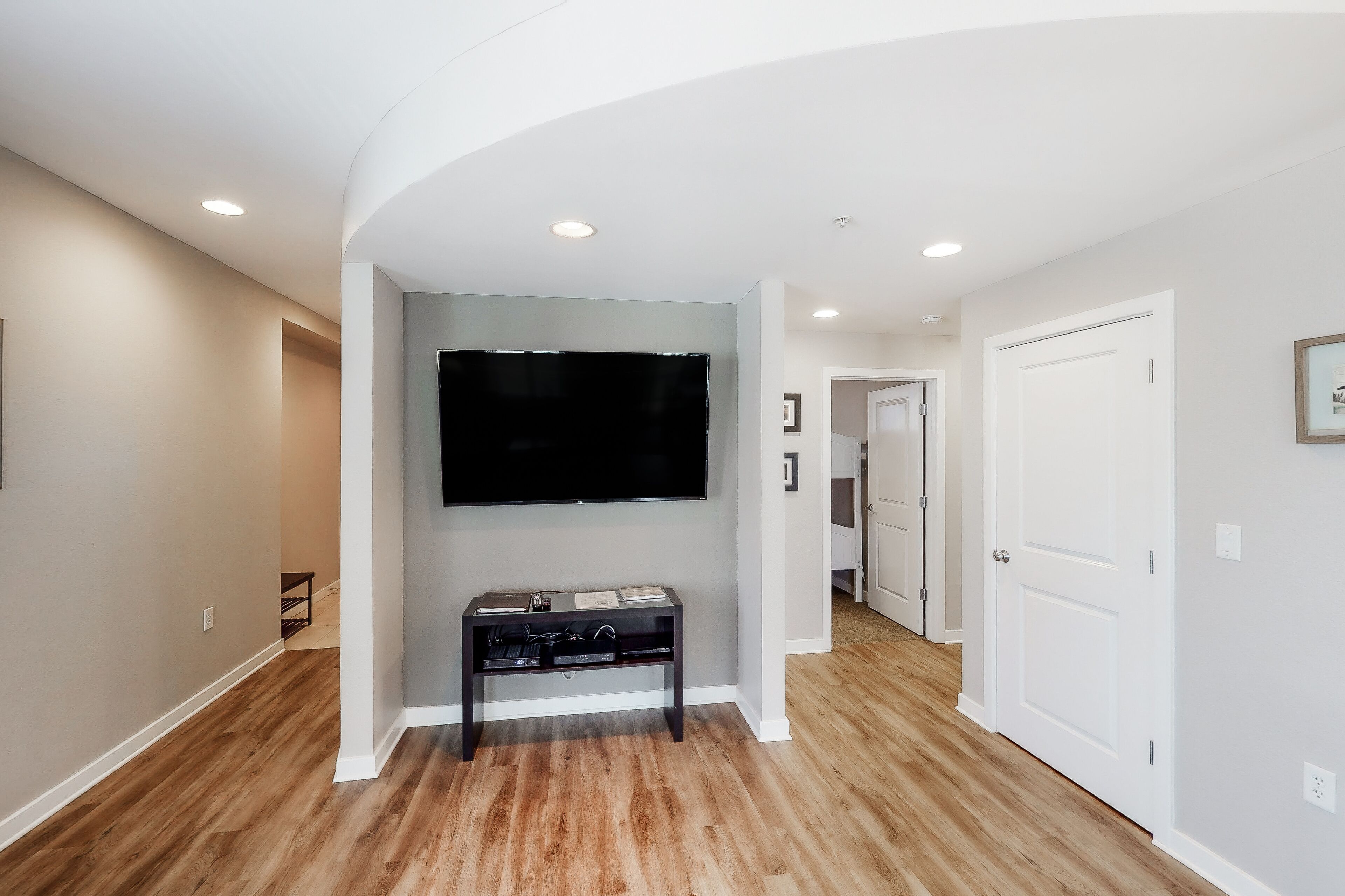 3rd-floor ocean view condo with on-site outdoor pool, gas grills & fitness center