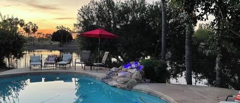 屋外プール、温水プール