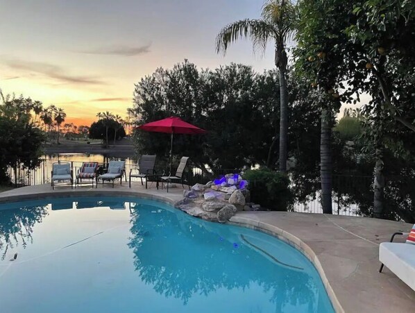 Piscine extérieure, piscine chauffée