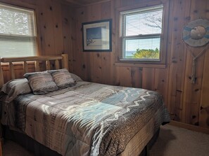 3 makuuhuonetta, silitysrauta/-lauta, ilmainen Wi-Fi, vuodevaatteet