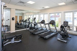 Fitness facility - Courtyard condo near the ocean with W/D, outdoor pool & gym (Virginia Beach)