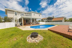 Exterior - Canal-front home w/private pool, hot tub, fishing dock, walk to the beach,2 dogs (Virginia Beach)