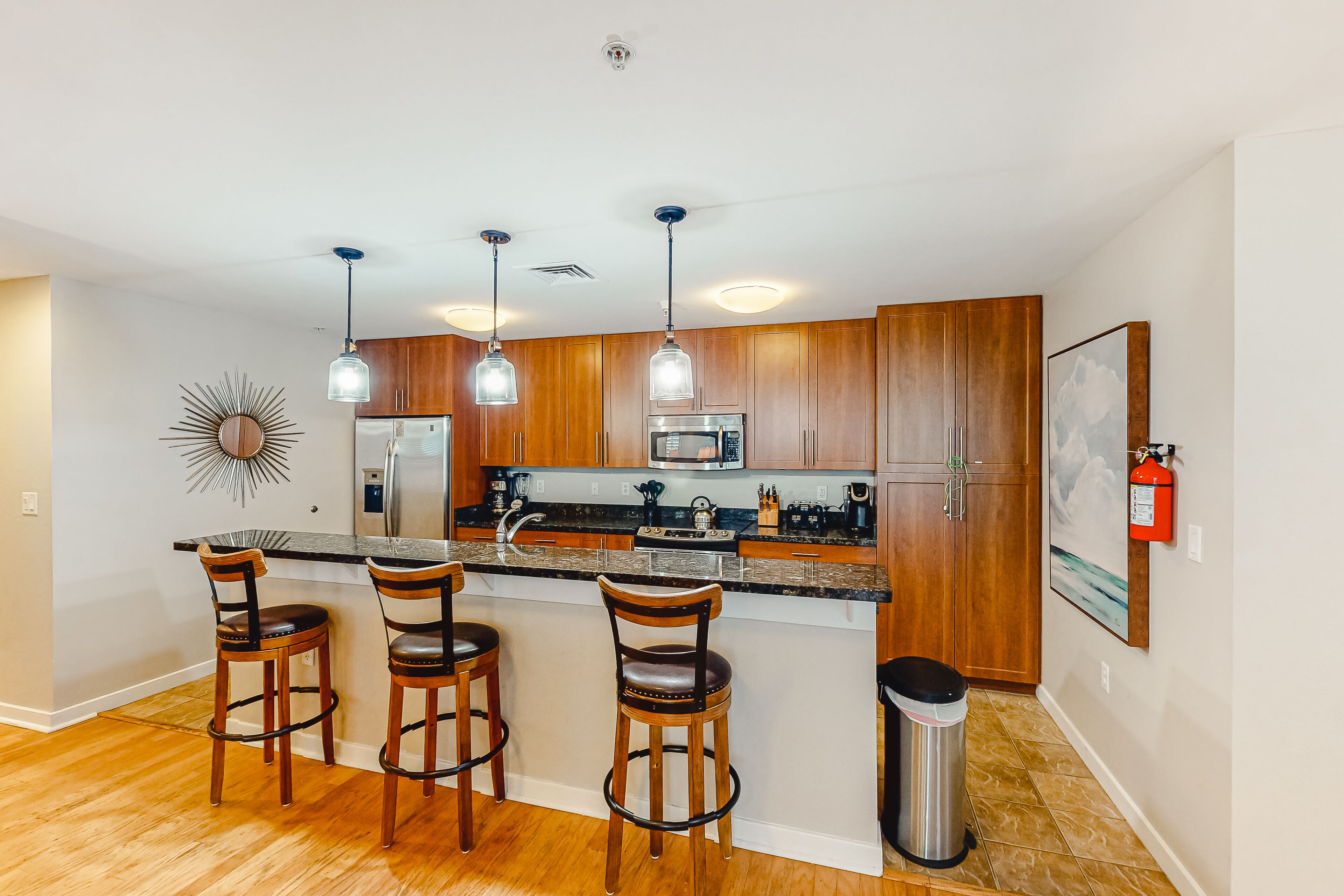 Ocean-view condo with private balcony, W/D, 3 pools, fitness center & AC