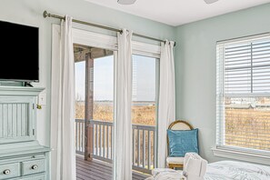 9 bedrooms, internet, bed sheets - 9BR home with private pool, hot tub & 4 min to beach, free WIFI (Virginia Beach)