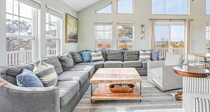 9BR home with private pool, hot tub & 4 min to beach, free WIFI