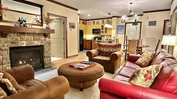 智能电视、壁炉、立体声音响